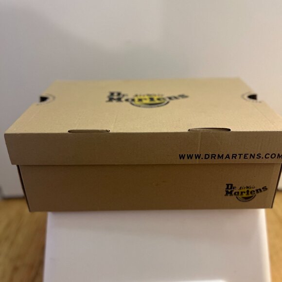 Brand New Doc Marten Women's Boots - Size 7 / 38 - Black - NWT - Picture 4 of 4